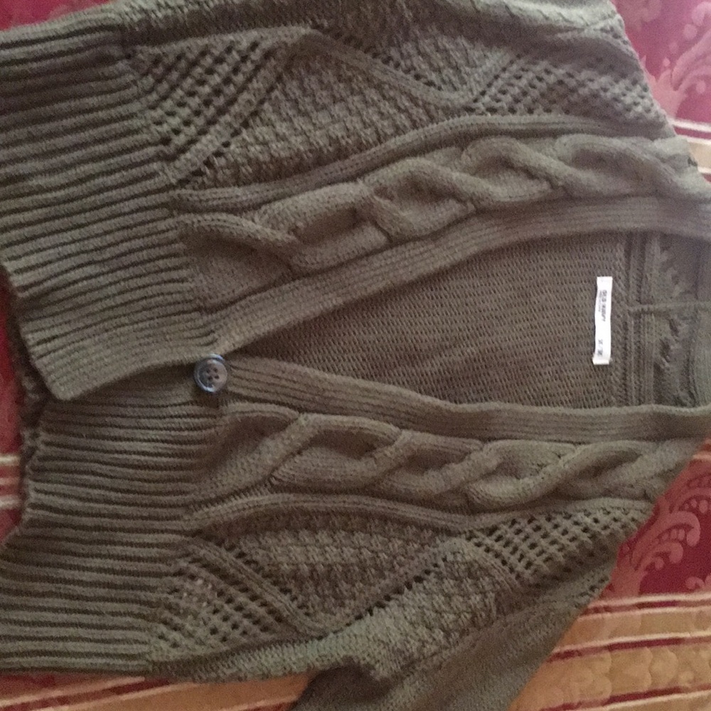 Old Navy M cropped cardigan in olive
